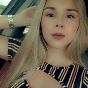 Meet your Posher, Alexis